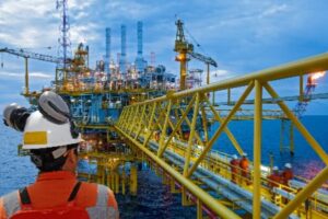 Старение кадров угрожает нефтегазовой отрасли Великобритании