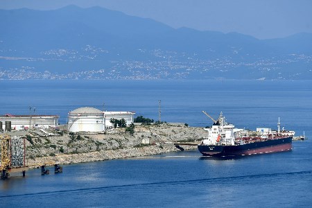 Историческая поставка: азербайджанская нефть открывает новый путь в Европу