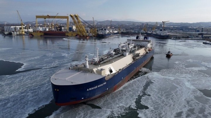 Газовоз &laquo;Алексей Косыгин&raquo; вышел в первый рейс по Севморпути
