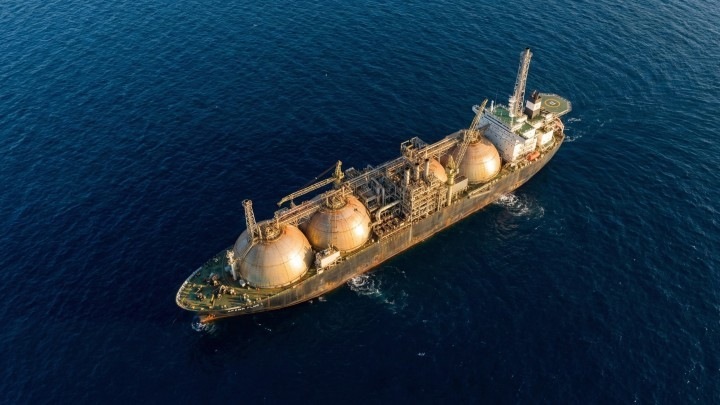 Плавучие заводы СПГ спасают газовые проекты Африки от рисков