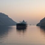 OPEC+ осторожно увеличивает добычу на фоне рисков в Персидском заливе